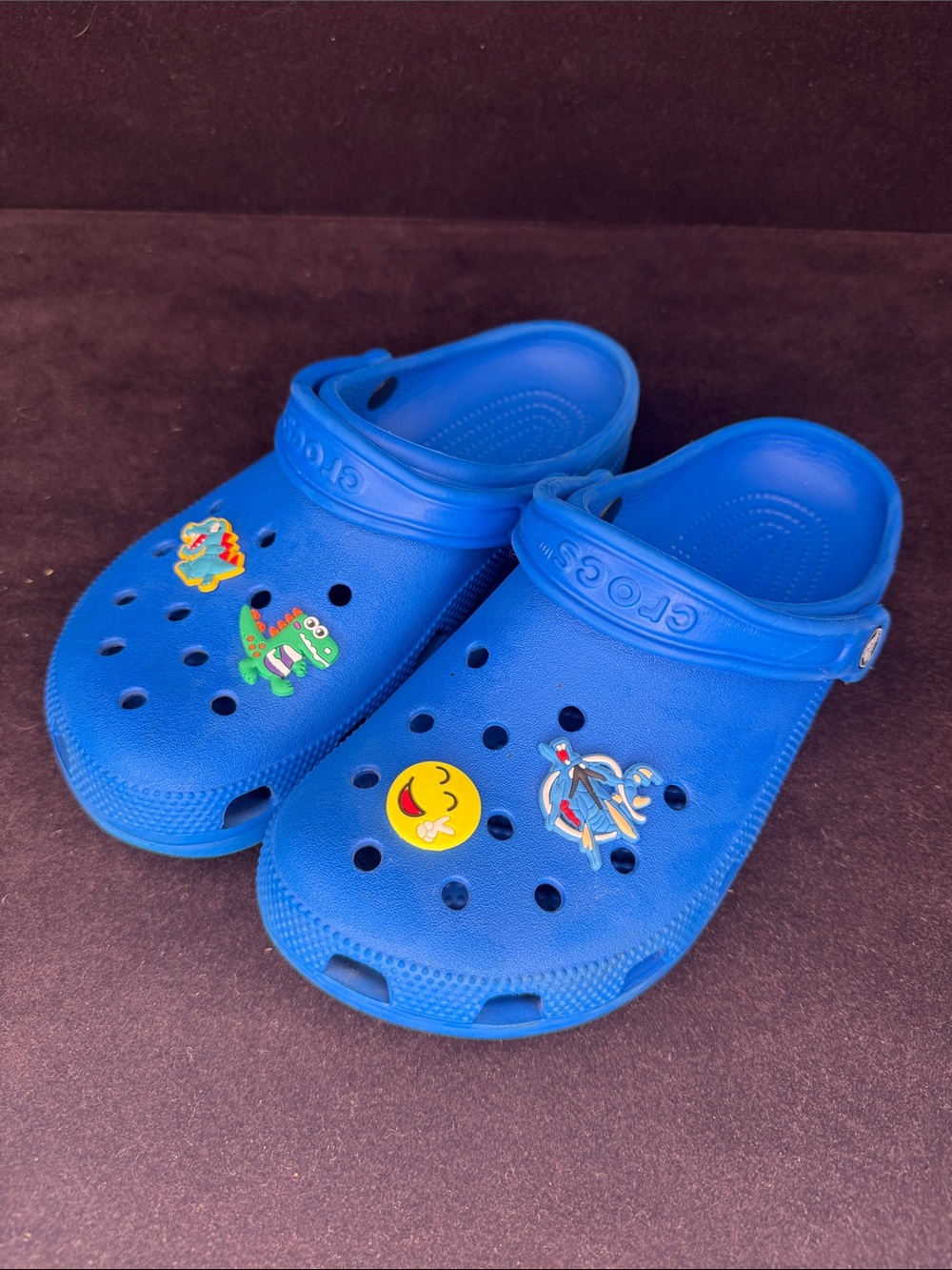 Crocs Classic Clog - Bright Blue with 4 charms